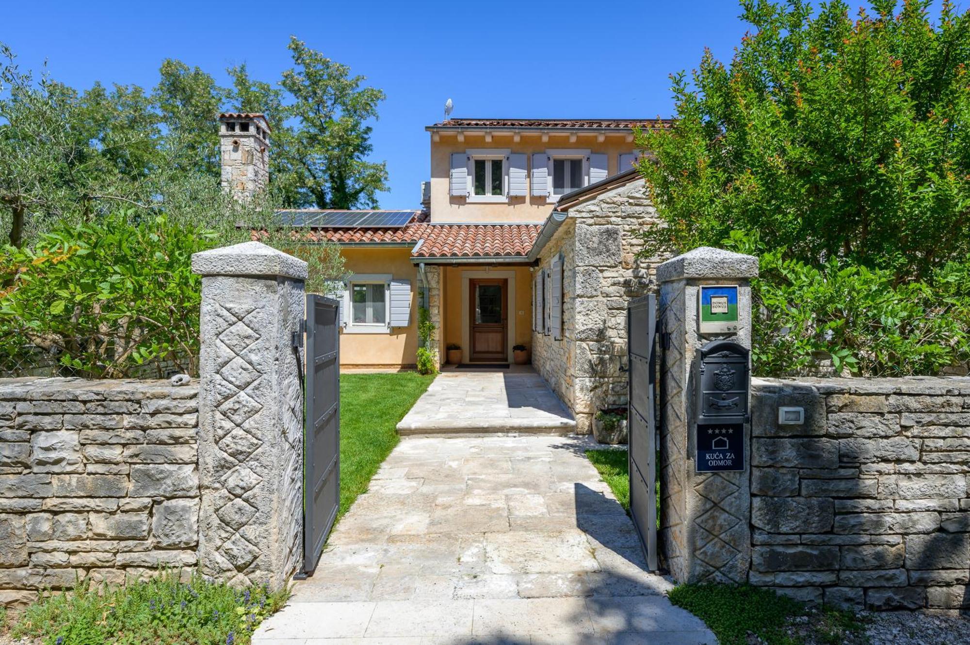 Villa Lipa Krnica Exterior photo